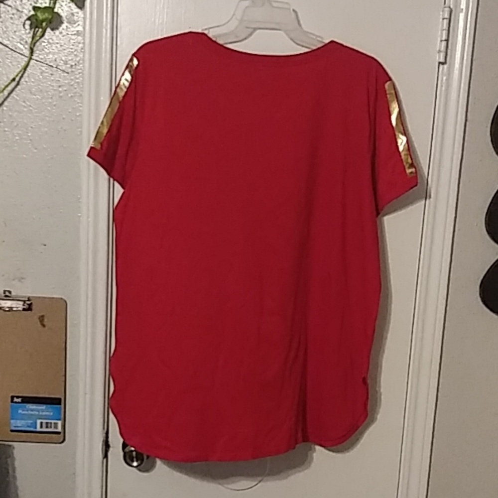 DESIREE 👕 - Picture 3 of 4
